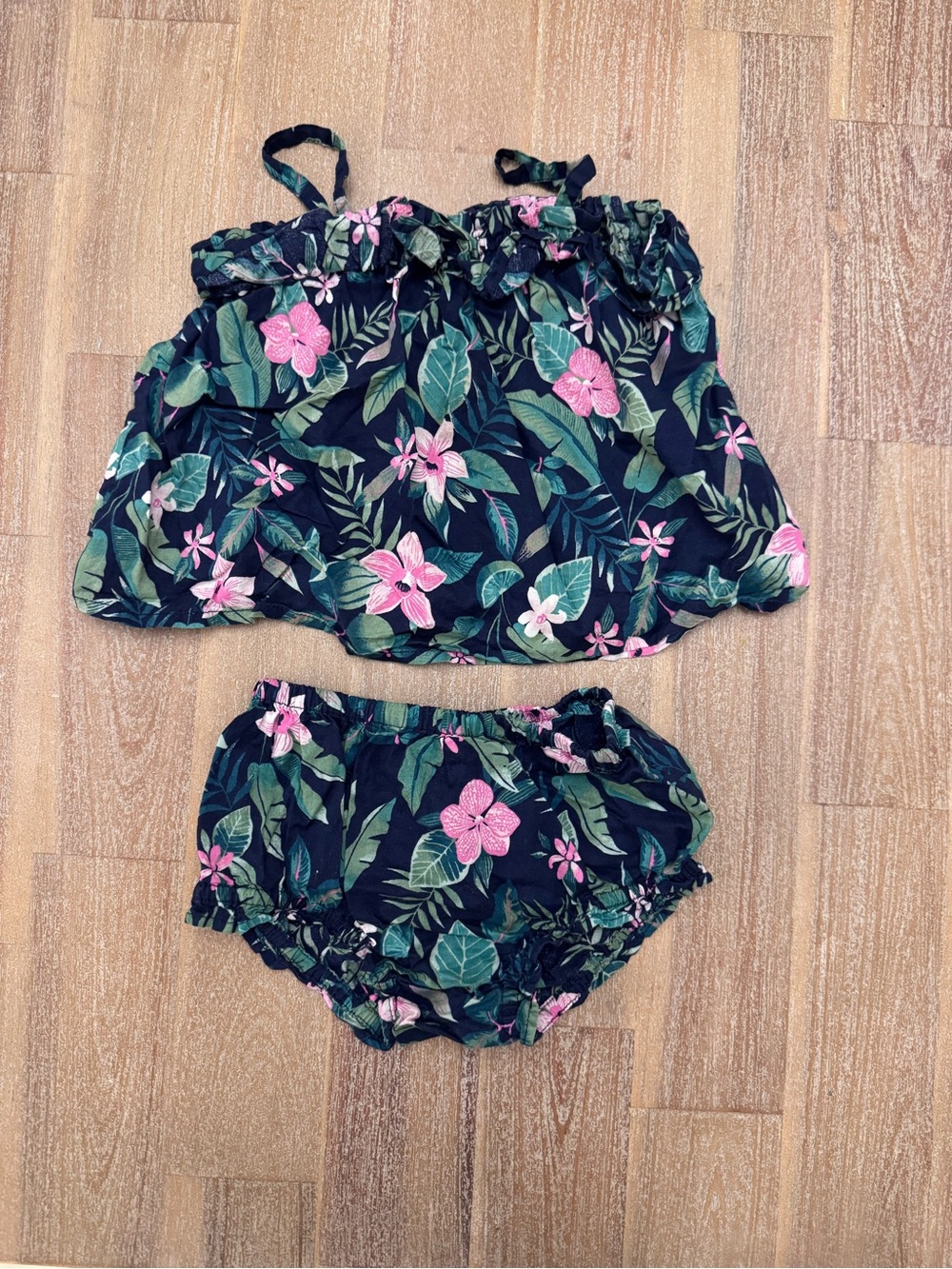 Toddler Girls Summer Set Top Bottom Old Navy 18-24 Months